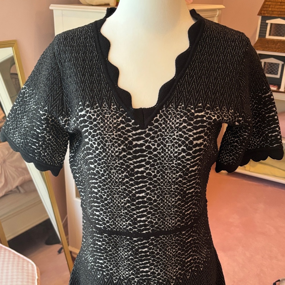 Yigual Azrouel Black and White Scalloped Knit Dress